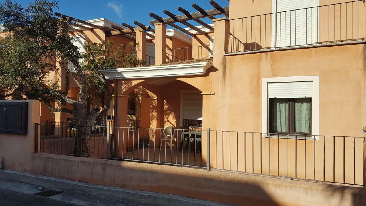 Milly Apartment Àrbatax Buitenkant foto